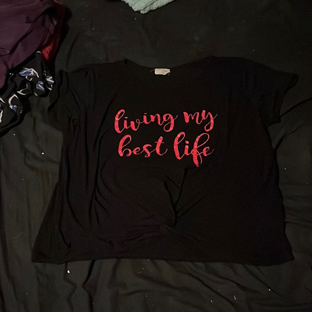 Woman’s 2x black shirt $10